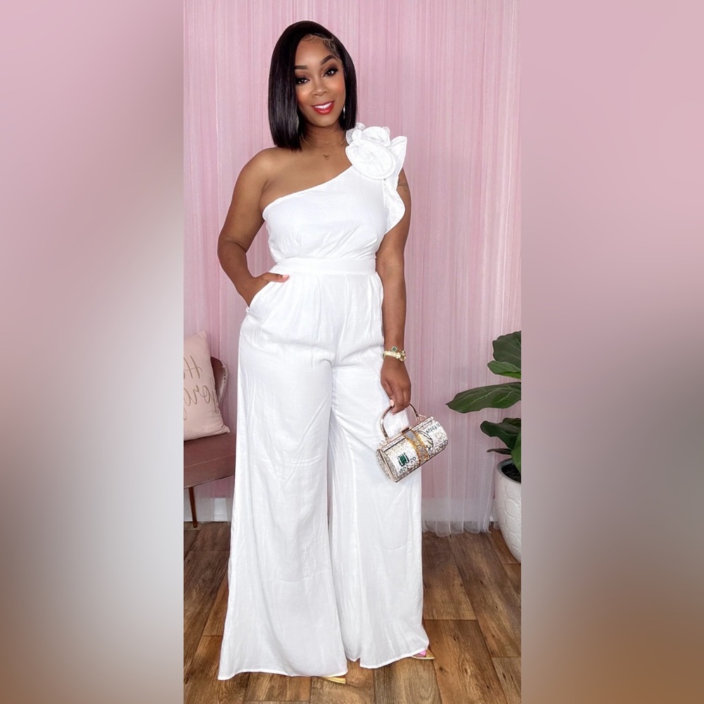 White One-Shoulder Jumpsuit. NWT. Size L (12-14) PTP 18